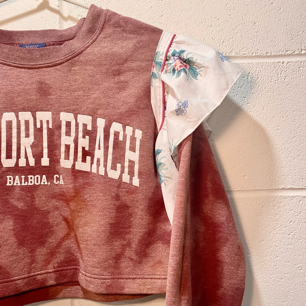 🪡 Handmade 🧵 Ruffle Sweatshirt - Picture 7 of 8
